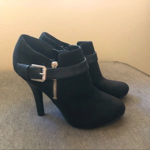 Black ankle bootie